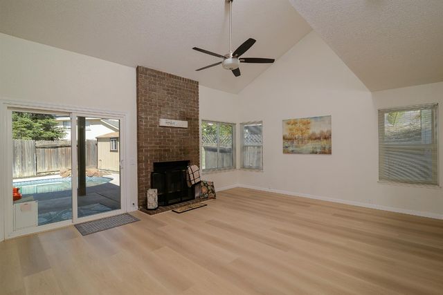 5722 Laguna Quail Way, Elk Grove, CA 95758