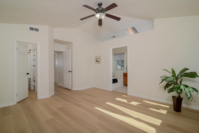 5722 Laguna Quail Way, Elk Grove, CA 95758