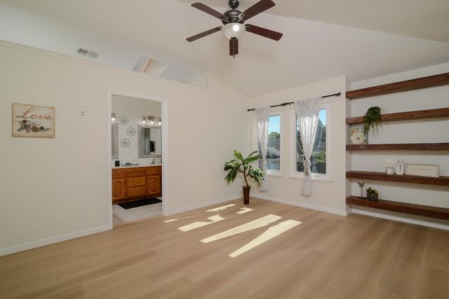 5722 Laguna Quail Way, Elk Grove, CA 95758