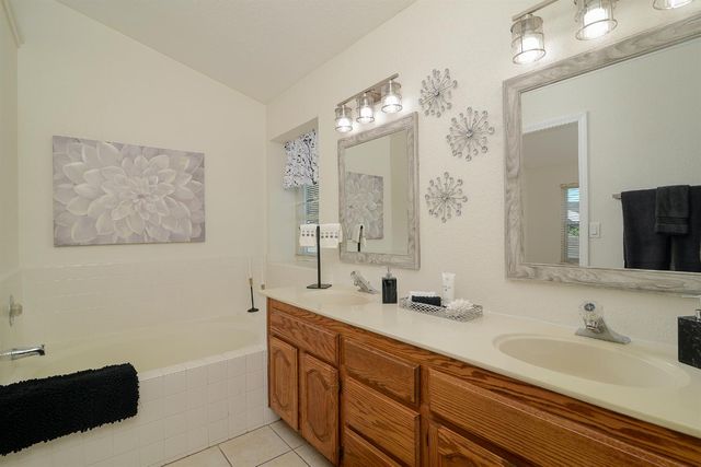 5722 Laguna Quail Way, Elk Grove, CA 95758