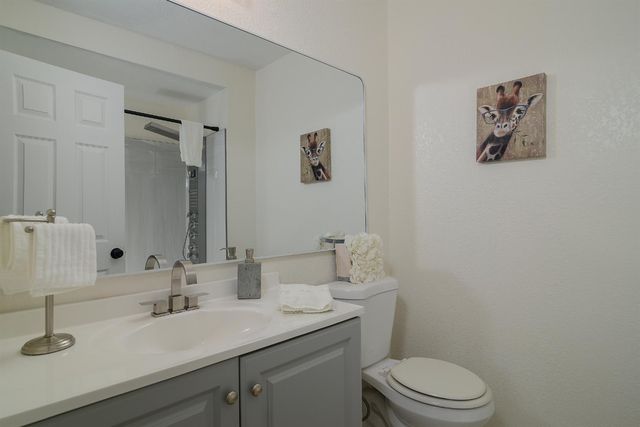 5722 Laguna Quail Way, Elk Grove, CA 95758