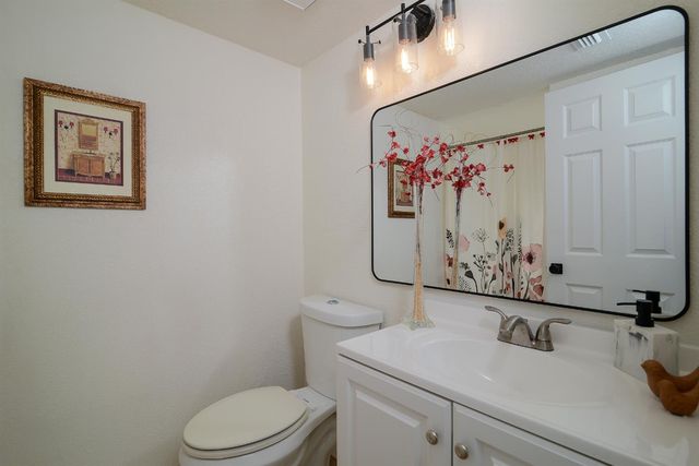 5722 Laguna Quail Way, Elk Grove, CA 95758