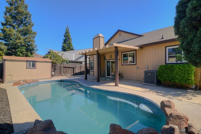 5722 Laguna Quail Way, Elk Grove, CA 95758