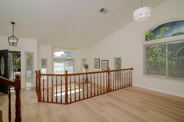 5722 Laguna Quail Way, Elk Grove, CA 95758