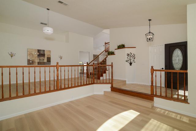 5722 Laguna Quail Way, Elk Grove, CA 95758