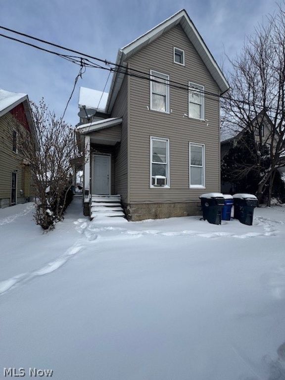 9818 Gambier Avenue, Cleveland, OH 44102