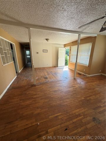 1701 Tower Drive, Ardmore, OK 73401