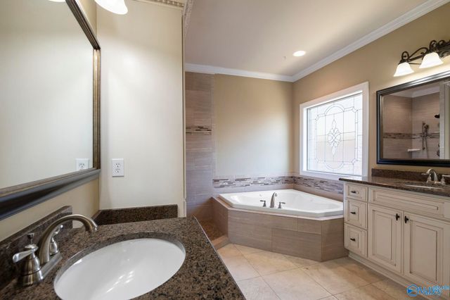 6806 Breyerton Way, Owens Cross Roads, AL 35763