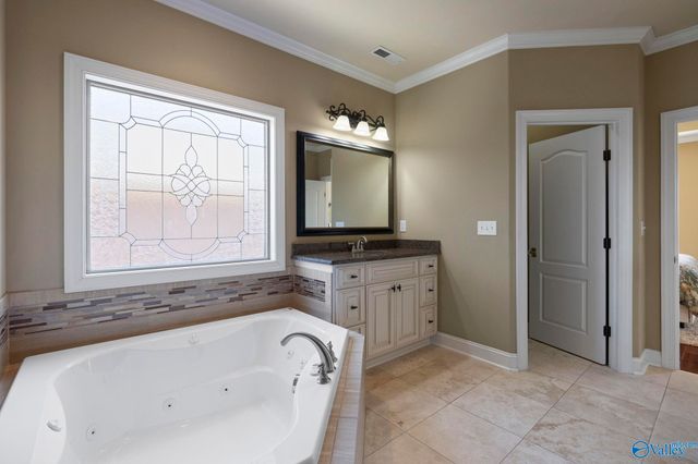 6806 Breyerton Way, Owens Cross Roads, AL 35763