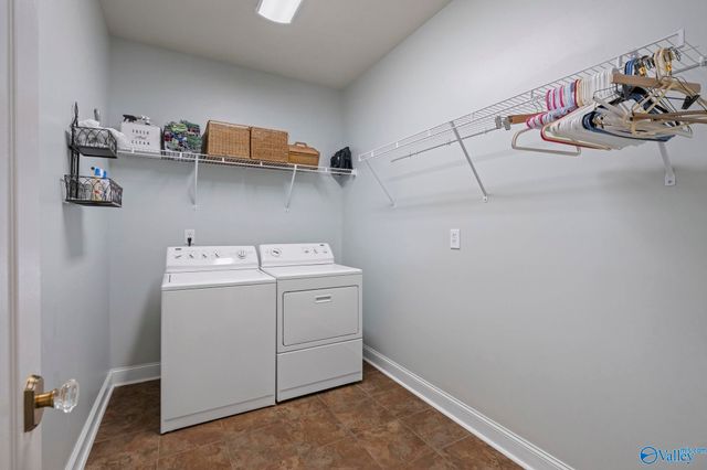 6806 Breyerton Way, Owens Cross Roads, AL 35763