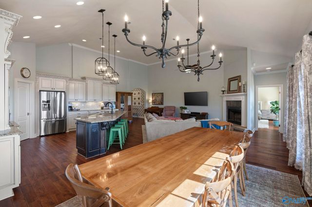 6806 Breyerton Way, Owens Cross Roads, AL 35763