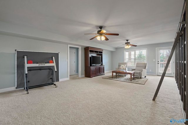 6806 Breyerton Way, Owens Cross Roads, AL 35763