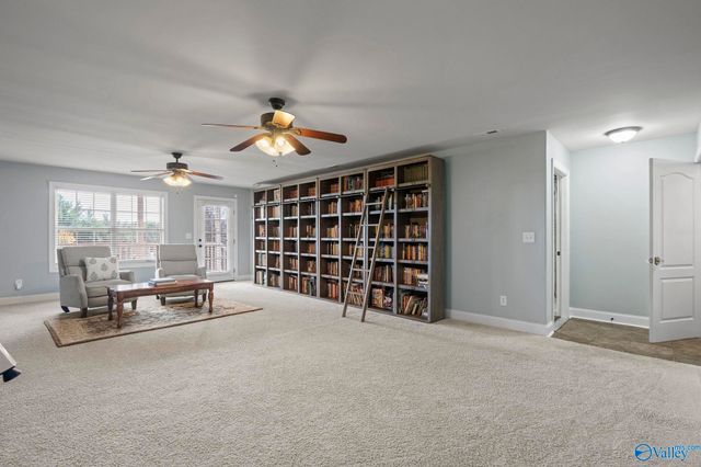 6806 Breyerton Way, Owens Cross Roads, AL 35763