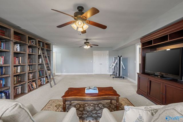 6806 Breyerton Way, Owens Cross Roads, AL 35763