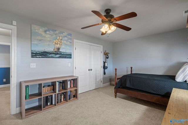 6806 Breyerton Way, Owens Cross Roads, AL 35763