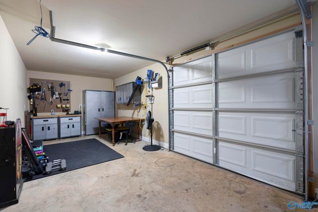 6806 Breyerton Way, Owens Cross Roads, AL 35763