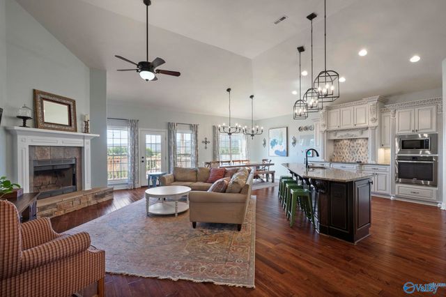 6806 Breyerton Way, Owens Cross Roads, AL 35763