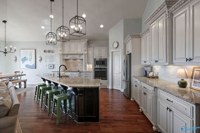 6806 Breyerton Way, Owens Cross Roads, AL 35763