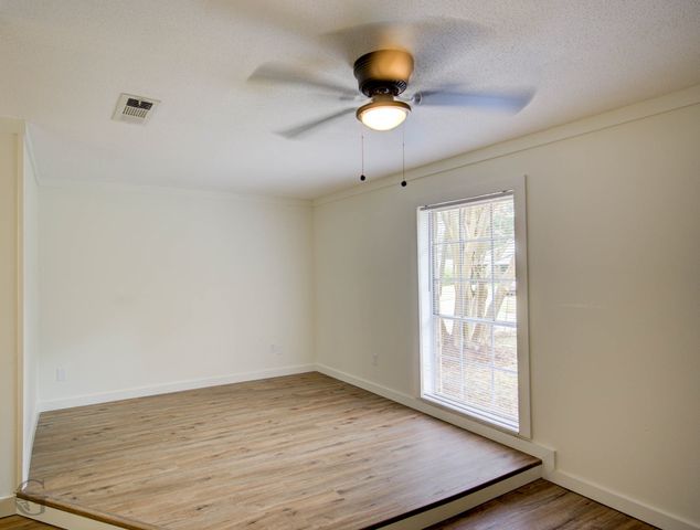 9320 New London Street, Shreveport, LA 71118