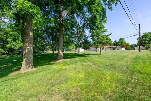 60234 Robin Hood Lane, Elkhart, IN 46517