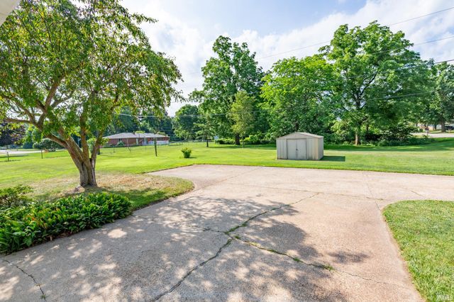 60234 Robin Hood Lane, Elkhart, IN 46517