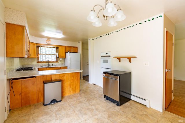 60234 Robin Hood Lane, Elkhart, IN 46517