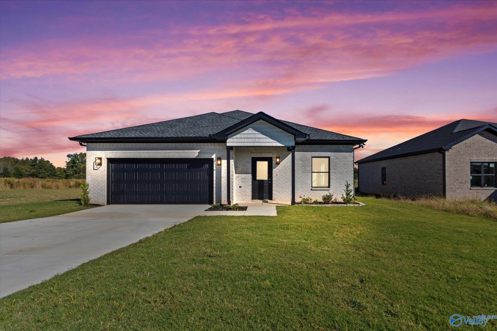 17194 Red Hill Road, Athens, AL 35611