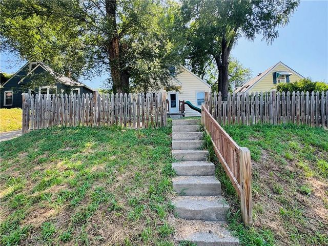 445 N Quincy Avenue, Kansas City, MO 64123