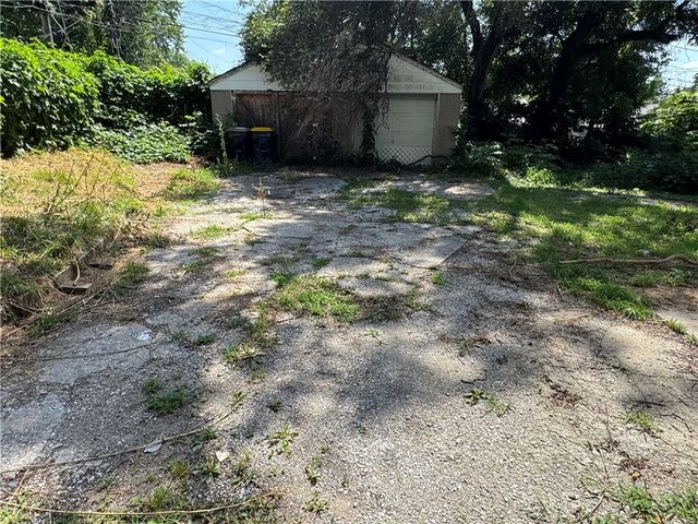 445 N Quincy Avenue, Kansas City, MO 64123