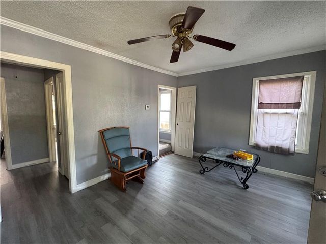 445 N Quincy Avenue, Kansas City, MO 64123