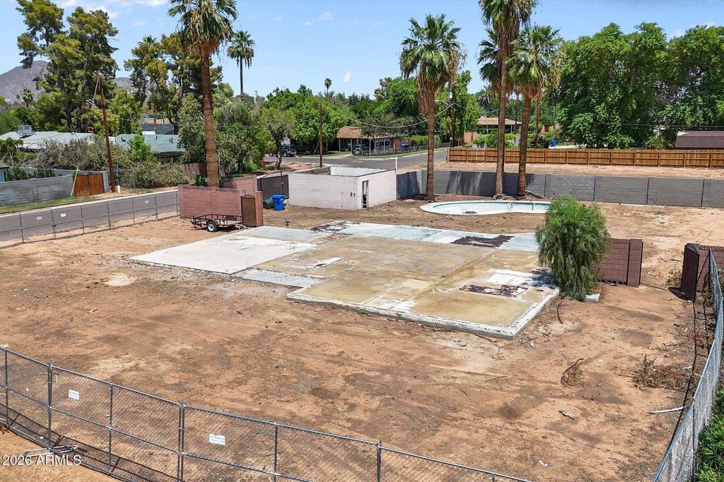 1875 N 38TH Place A, Phoenix, AZ 85008 — exterior