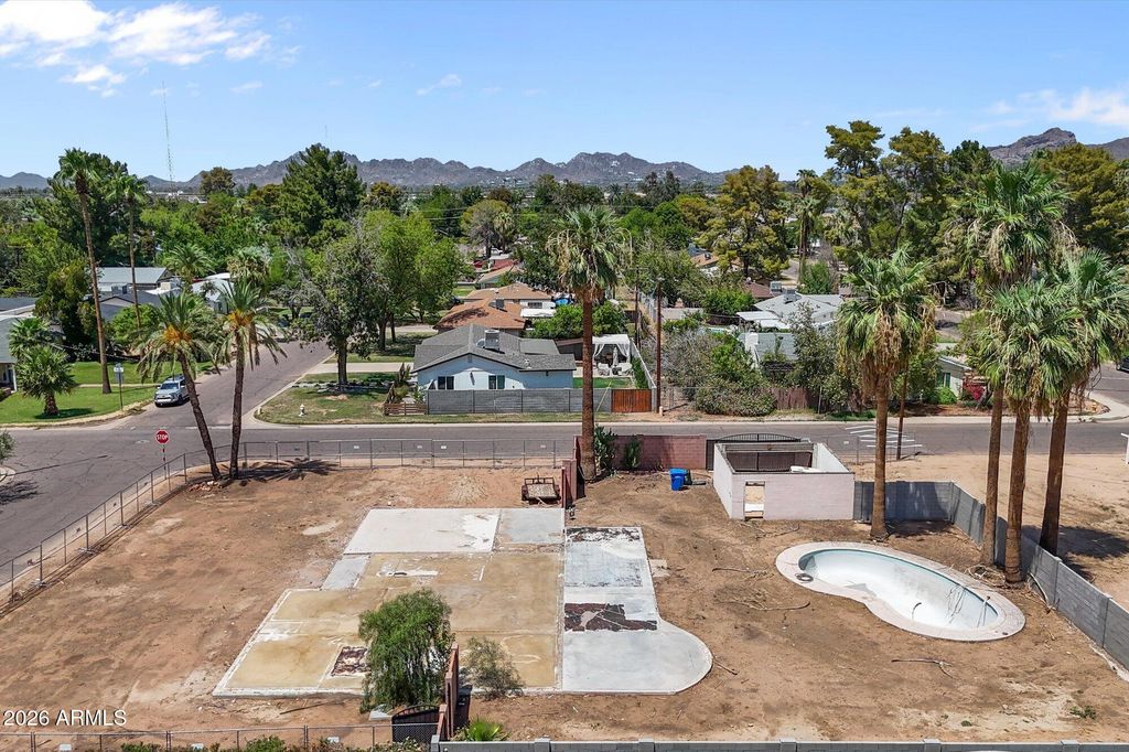 1875 N 38TH Place A, Phoenix, AZ 85008 — photo 2