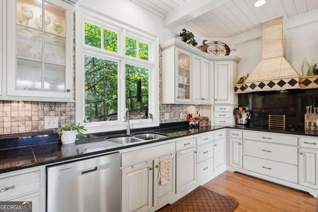 105 White Pine Court, Waleska, GA 30183