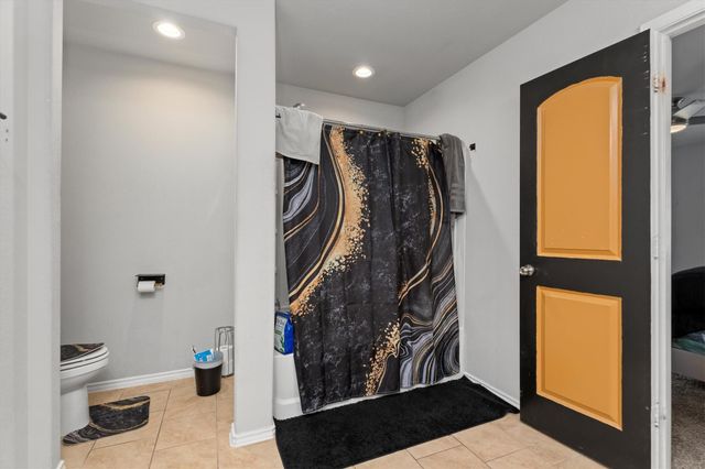 2602 Lincolns Meadow Drive, Spring, TX 77373