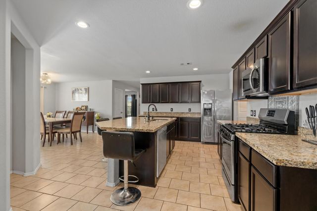 2602 Lincolns Meadow Drive, Spring, TX 77373