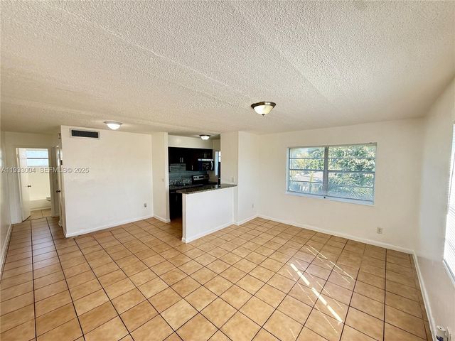 8262 NE 1st Ave 9, Miami, FL 33138