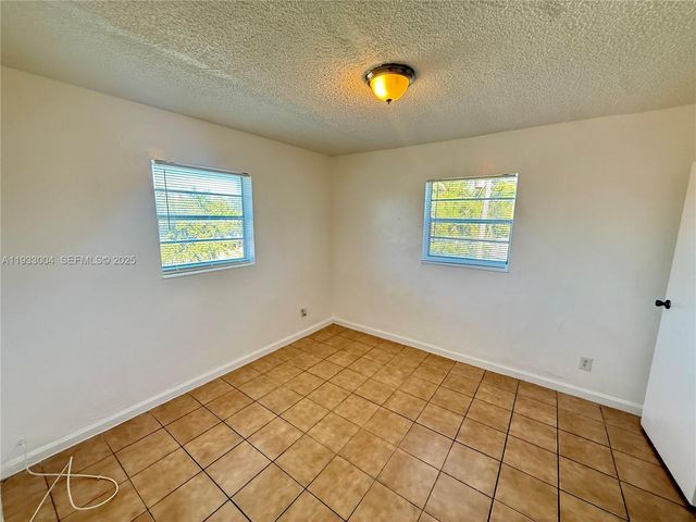 8262 NE 1st Ave 9, Miami, FL 33138