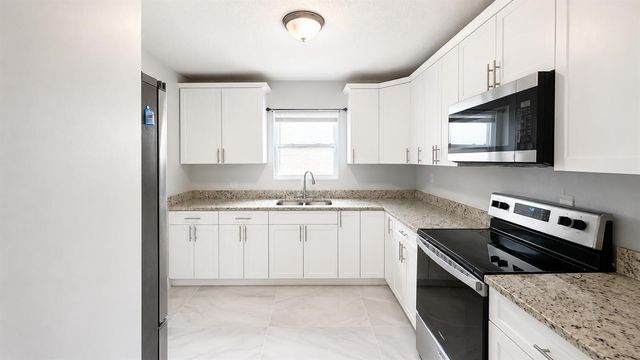 4894 Cyprus Lane, Haverhill, FL 33417