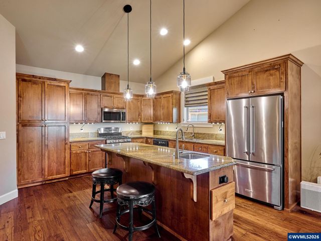 725 Thyme Lp, Silverton, OR 97381