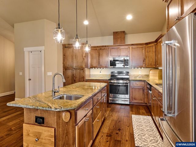 725 Thyme Lp, Silverton, OR 97381