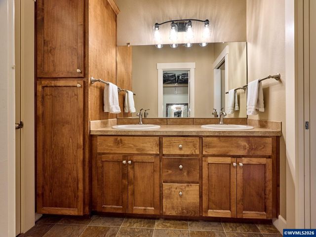 725 Thyme Lp, Silverton, OR 97381