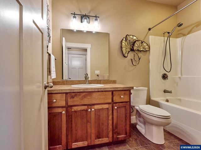 725 Thyme Lp, Silverton, OR 97381