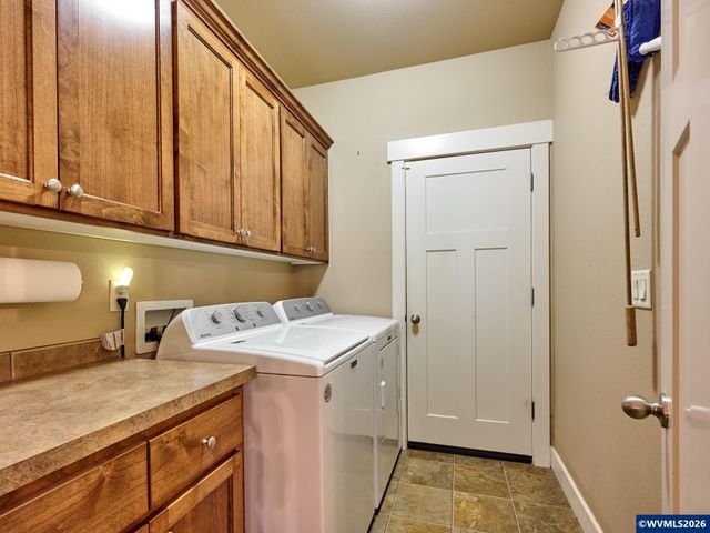 725 Thyme Lp, Silverton, OR 97381