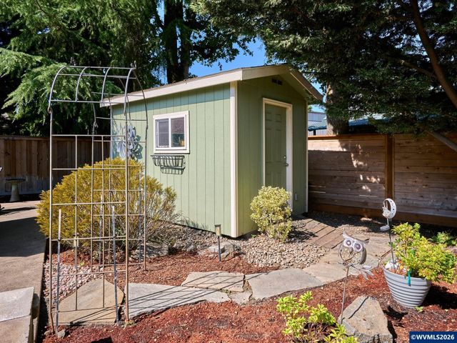 725 Thyme Lp, Silverton, OR 97381