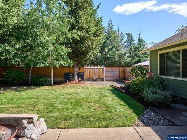 725 Thyme Lp, Silverton, OR 97381