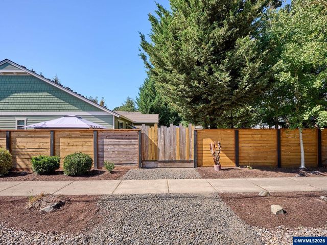 725 Thyme Lp, Silverton, OR 97381