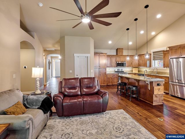 725 Thyme Lp, Silverton, OR 97381