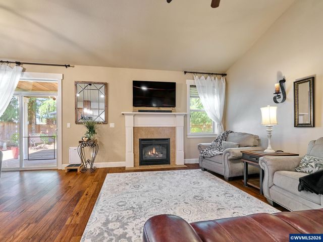 725 Thyme Lp, Silverton, OR 97381