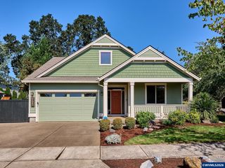 725 Thyme Lp, Silverton, OR 97381
