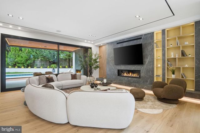 6519 BRAWNER ST, Mclean, VA 22101